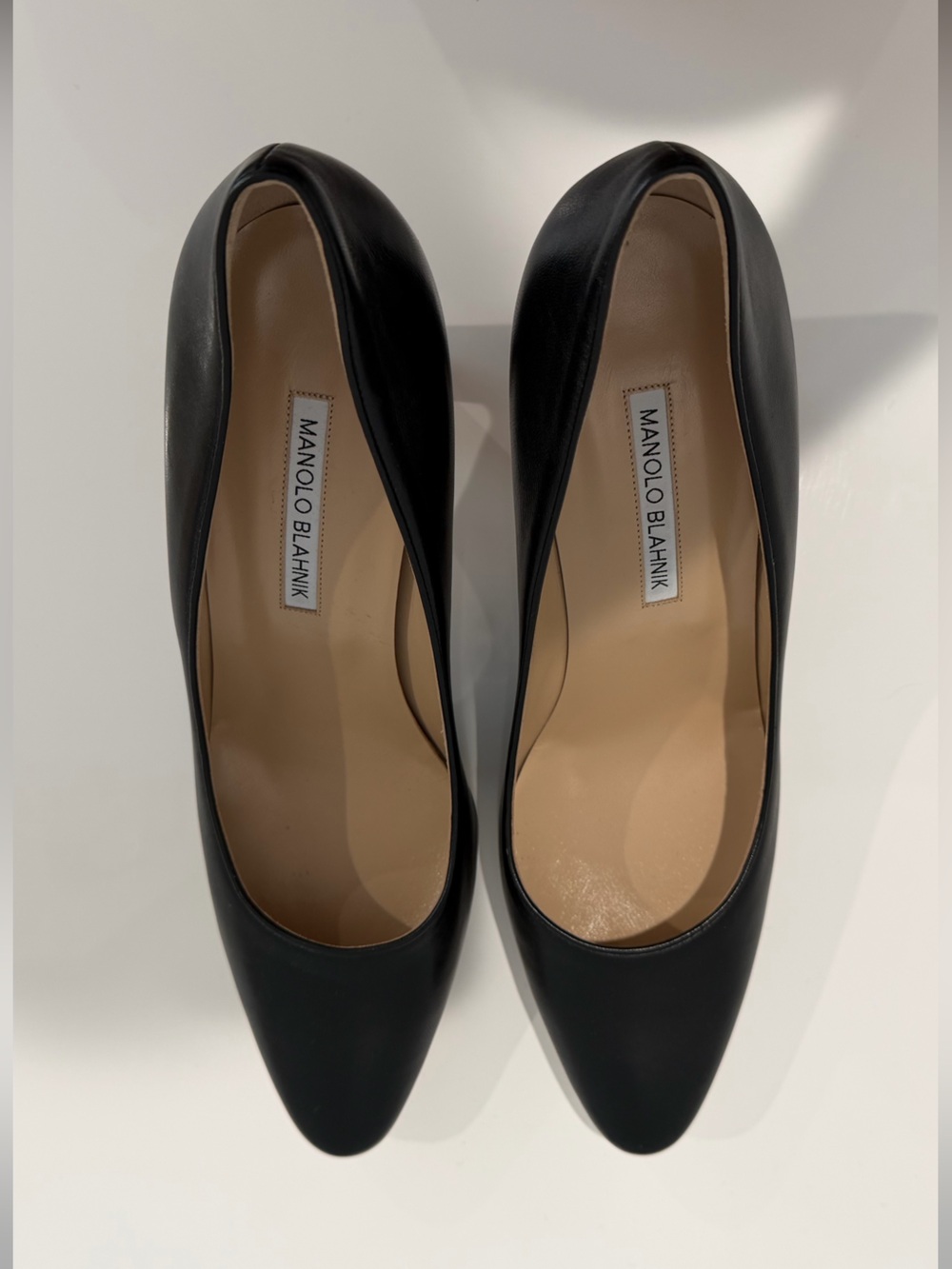 Manolo Blahnik Black Leather Pointed Toe Pumps